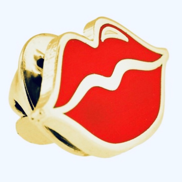 Lips enamel pin - Picture 3 of 7